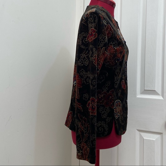 Cold water velvet floral buttons front jacket rhinestone buttons. Size S. Used. - Picture 2 of 7